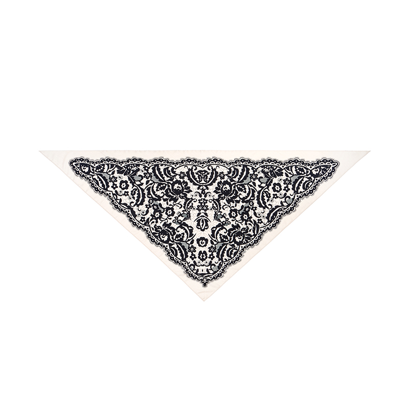 Triangle scarf